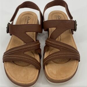 Clarks Dark Tan Brynn Step Leather Sandal Size 9
